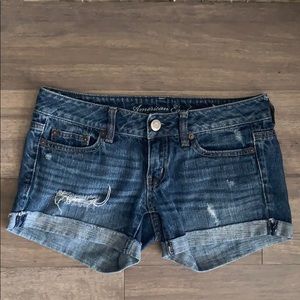 Size 2 American Eagle Distressed Denim Shorts😍